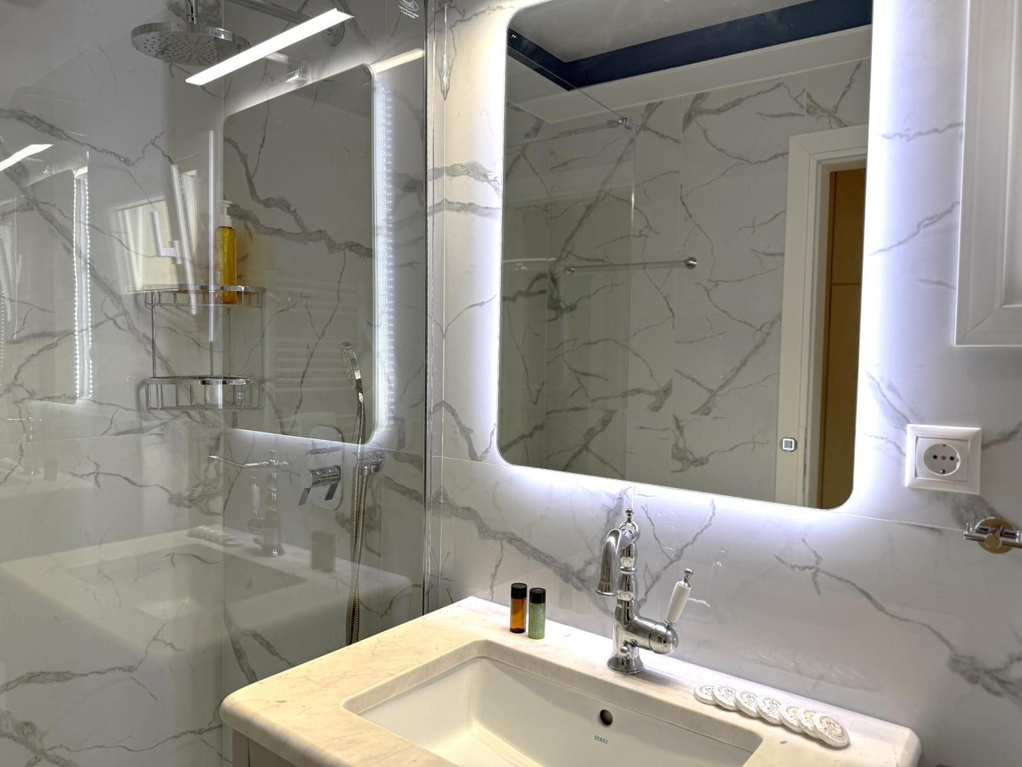 Zeusbnb Saint Sofia Ble Thessaloniki Buitenkant foto